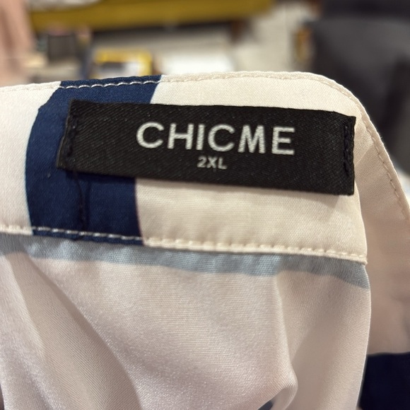 CHICME Women’s Blue & White Geometric Pattern Women's Button Down. Size 2XL - Picture 10 of 11